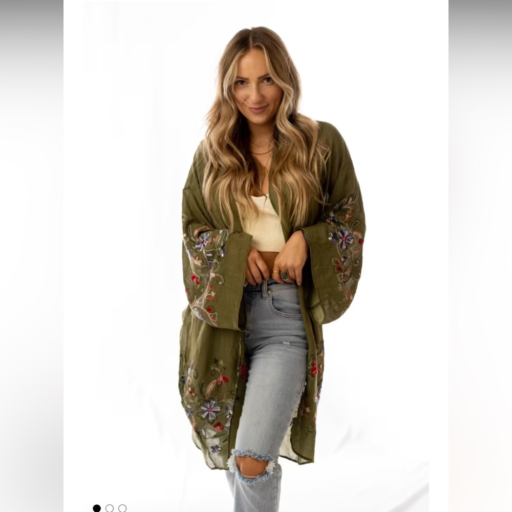 Three Bird Nest Green Floral Kimono brand new